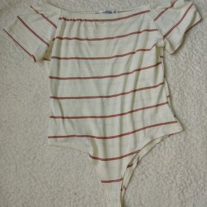 Off the shoulder bodybsuit